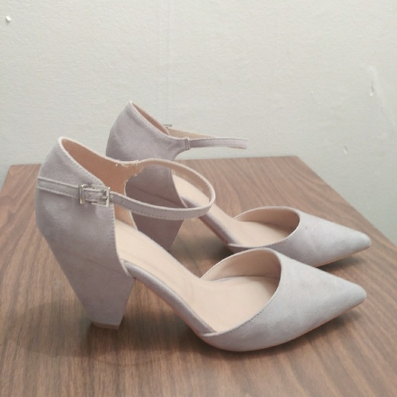 ASOS Speaker Pump with Ankle Strap - Picture 2 of 4
